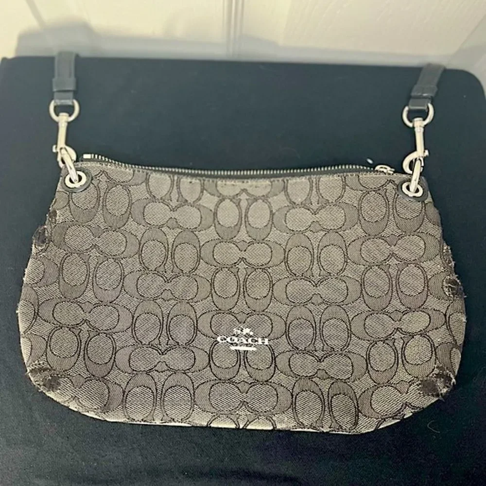 Coach Charley Signature Crossbody-F55663​​​
